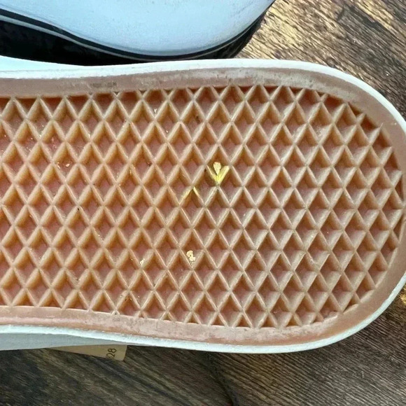 VANS | women’s suede snakeskin lace up classic sneakers. Size: 8 - Picture 9 of 11